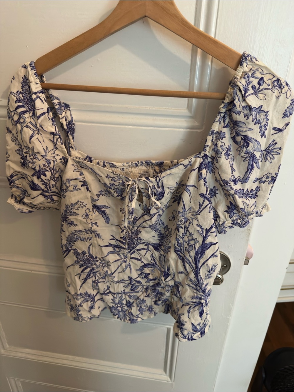 HM Women's Blue Floral Peasant Top - White & Blue